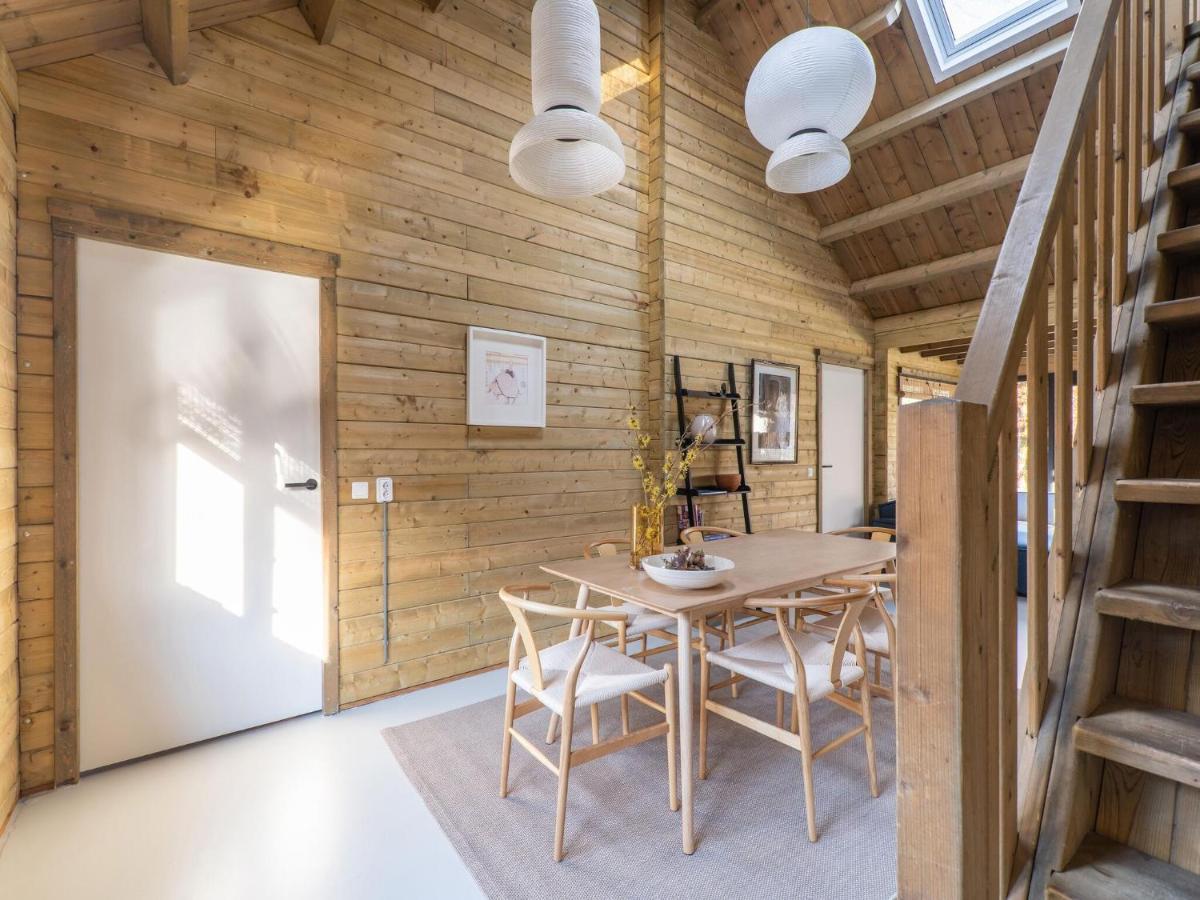 Cosy Wooden House Amid Woods In Soesterberg Utrecht Bagian luar foto