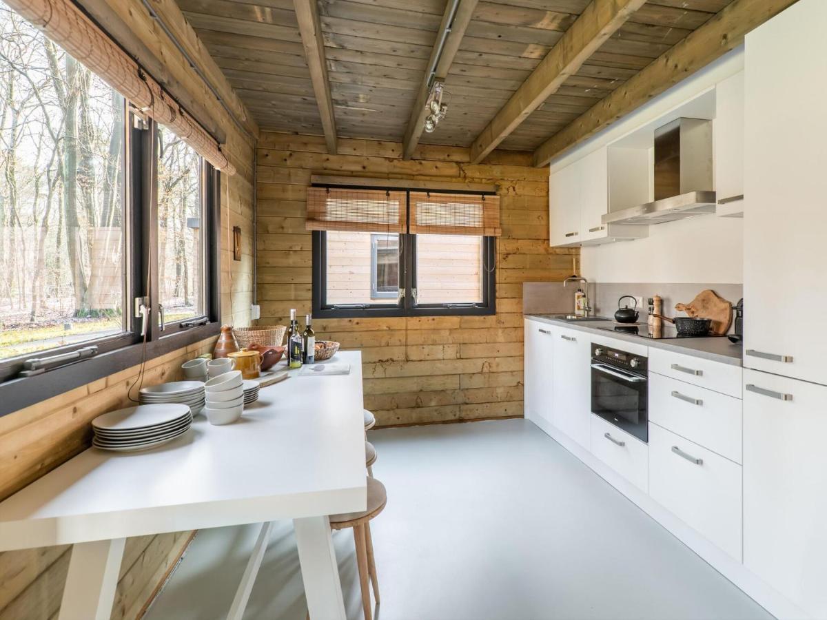 Cosy Wooden House Amid Woods In Soesterberg Utrecht Bagian luar foto