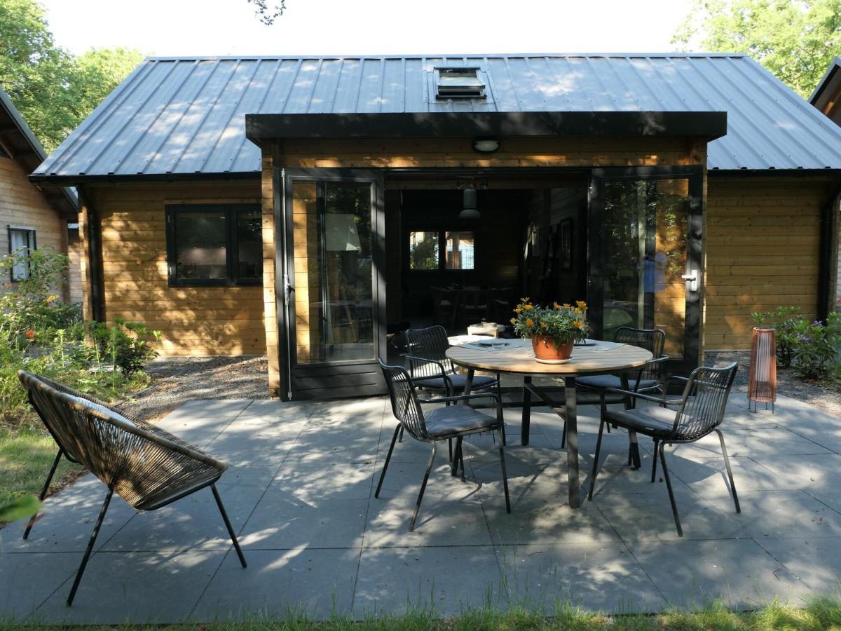 Cosy Wooden House Amid Woods In Soesterberg Utrecht Bagian luar foto