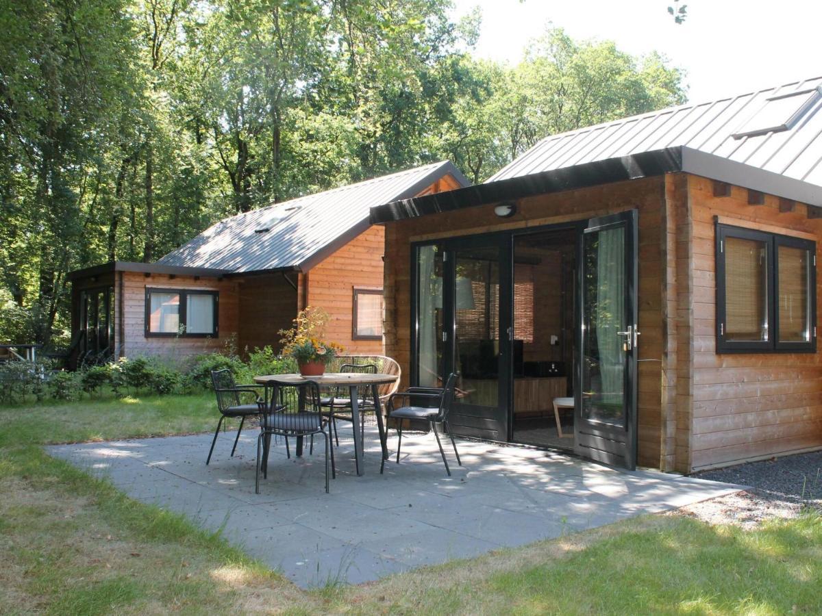 Cosy Wooden House Amid Woods In Soesterberg Utrecht Bagian luar foto